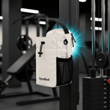 GymBud Gym Bag Ivory White magnetisch an einem Kabelzug-Gerät im Studio befestigt